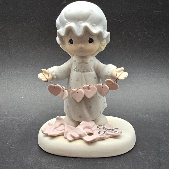 Precious Moments 19883 Girl with Heart Garland Figurine 1983 Touched Hearts - Picture 1 of 7
